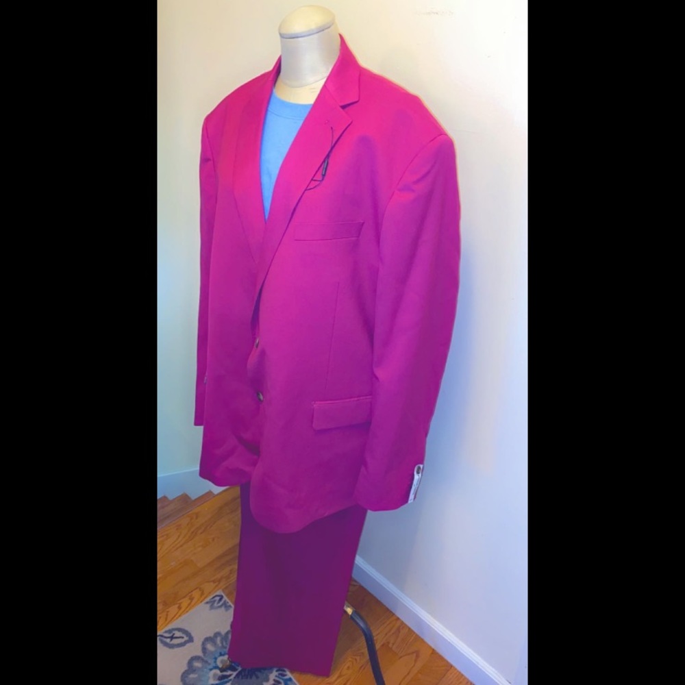 Suit - Picture 1 of 4